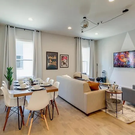 Fast 12 Beds - Rooftop Views Holiday home Nashville