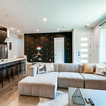 Close To The Gulch - Book Today Nashville