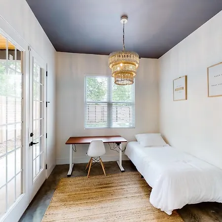 Holiday home Music Getaway *