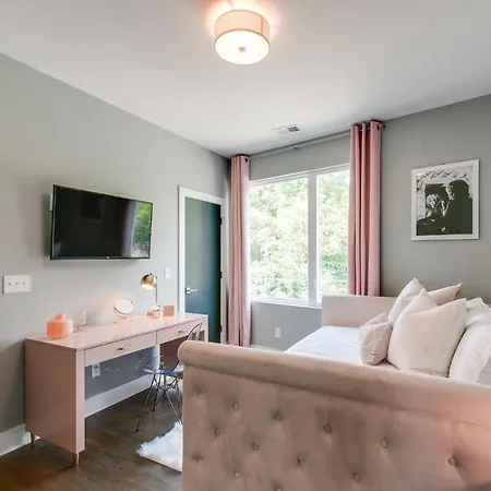 King & Queen 2 Homes - 24 Beds City Views