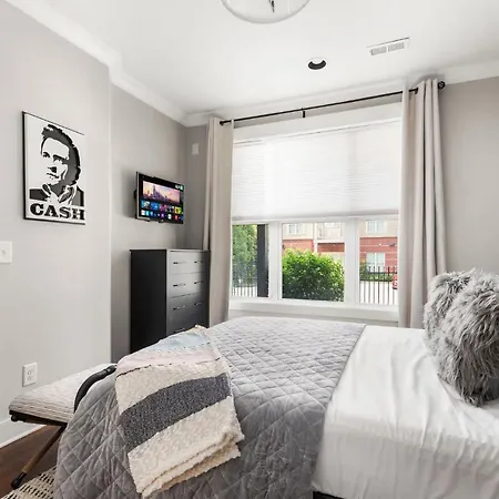 Holiday home Close To Gulch & 12s - Chic Downtown Retreat Nashville