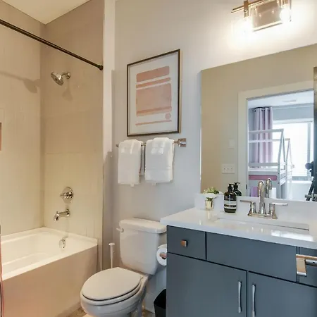 King & Queen 2 Homes - 24 Beds City Views * Nashville