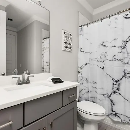 Close To Gulch & 12s - Chic Downtown Retreat