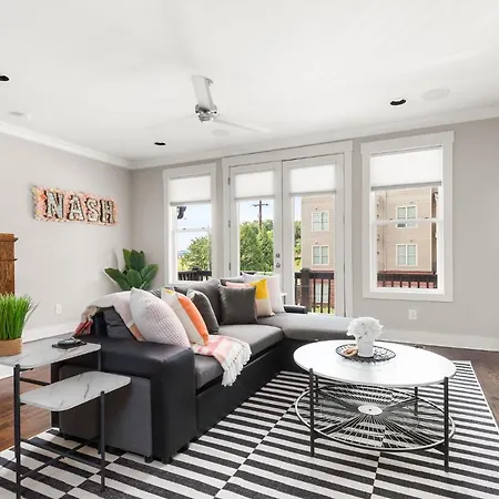 Close To Gulch & 12s - Chic Downtown Retreat Holiday home Nashville
