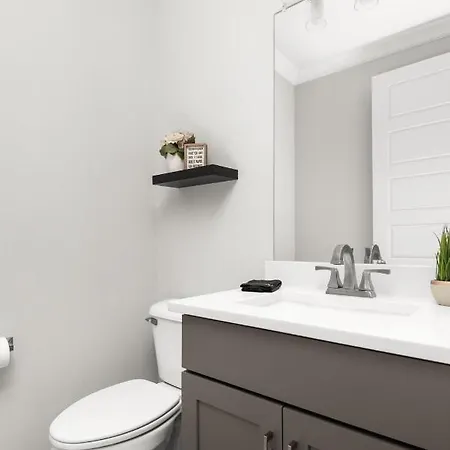 Close To Gulch & 12s - Chic Downtown Retreat Holiday home Nashville