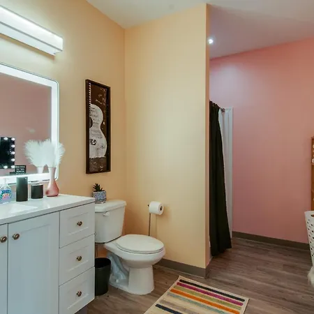 New 4 Bedroom Apt Near Dt Walk To Restaurants Apartment Nashville