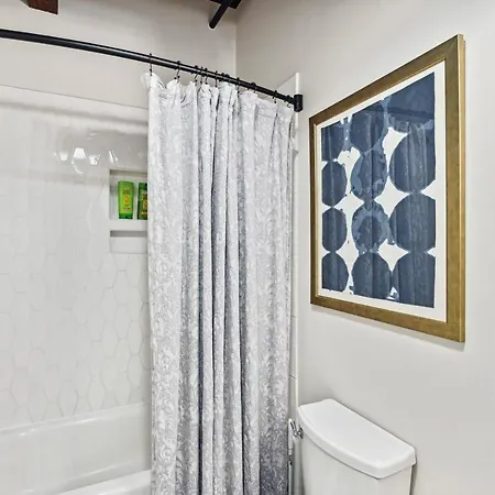 With Pool Access 2 Mi To Downtown Nashville! * Nashville
