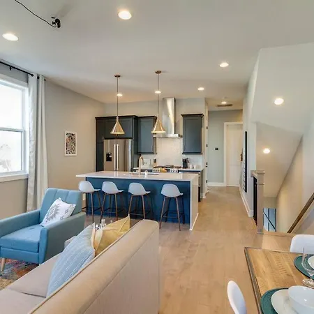 Minutes From Downtown-12 Beds-karaoke Holiday home *