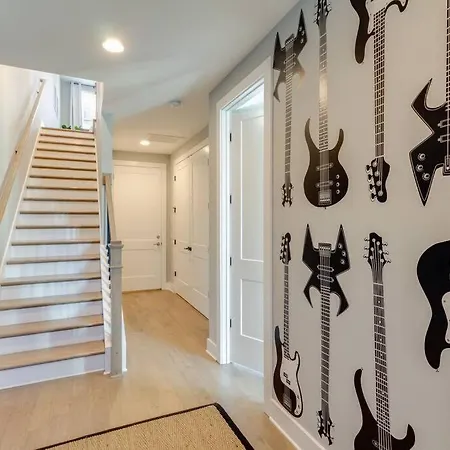 Minutes From Downtown-12 Beds-karaoke *