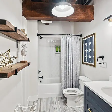 Apartment With Pool Access 2 Mi To Downtown Nashville! Nashville