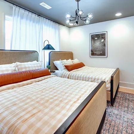 Holiday home Sky High Cowgirl Luxe 4br W Rooftopdeck Karaoke *