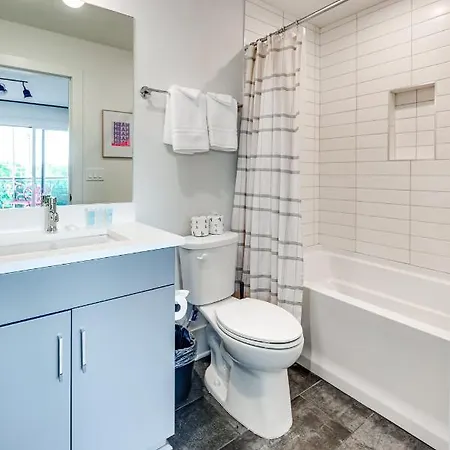 Holiday home The Duo - 24 Beds & Stunning Views Book Now Nashville