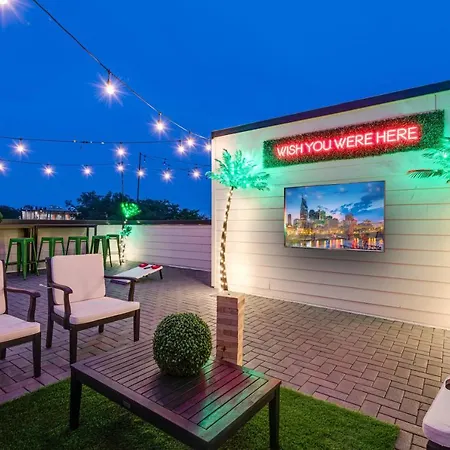 Holiday home 12 30 Clubbin - 10 Beds Close To Downtown