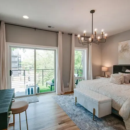 Holiday home 12 30 Clubbin - 10 Beds Close To Downtown Nashville