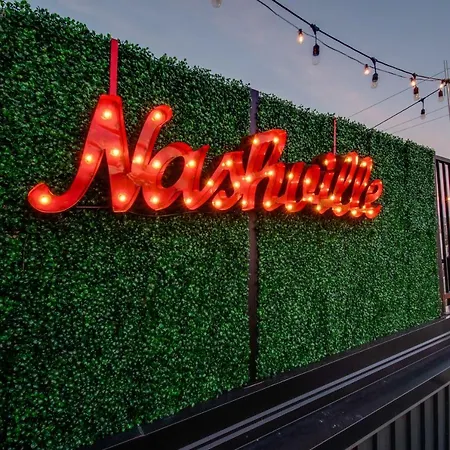Huge Space - 10 Beds - Rooftop W Views Nashville