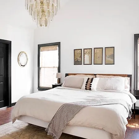 Holiday home Roomy Craftsman Walkable To Bars & Eateries Nashville