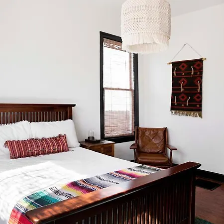Roomy Craftsman Walkable To Bars & Eateries * Nashville