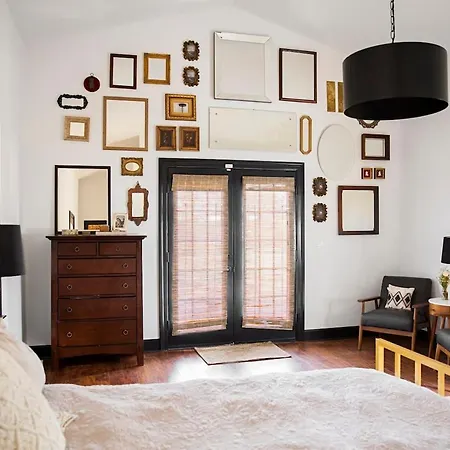 Roomy Craftsman Walkable To Bars & Eateries *
