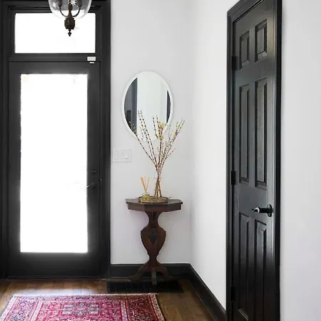 Roomy Craftsman Walkable To Bars & Eateries Nashville