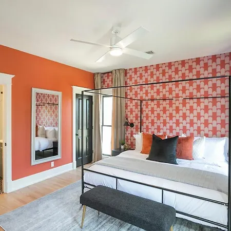 Prime Walkable Location 5 Kings And 1 Queen Bed *
