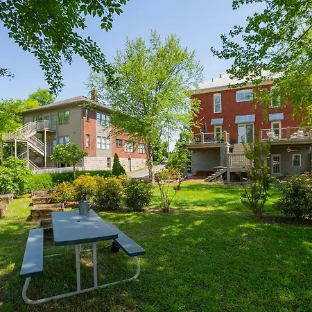 Prime Walkable Location 5 Kings And 1 Queen Bed Holiday home