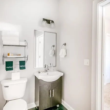 Cozysuites Musicrow Classy 1br W Free Parking 09
