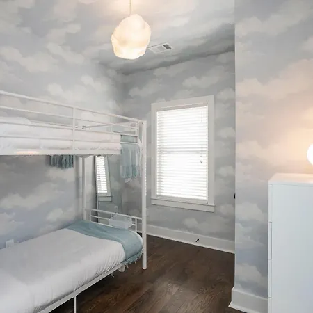 Spacious Homebase With Backyard *