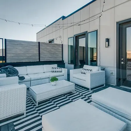 Huge Roofdeck W Views - 9 Beds Holiday home Nashville