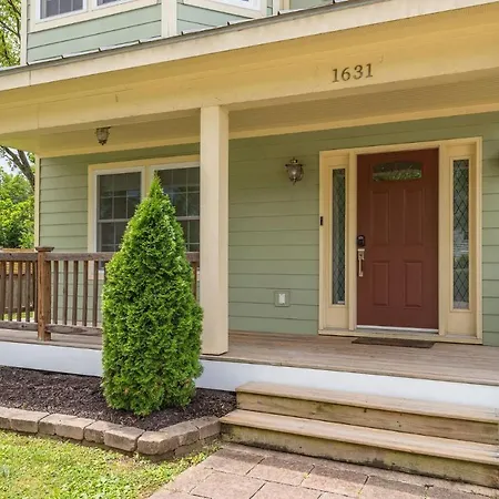 Holiday home The Plain Door Nashville