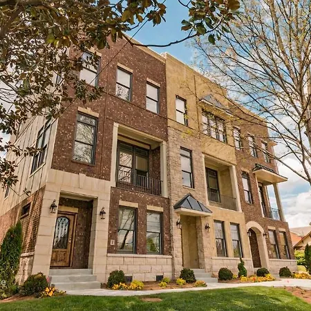 Glitz & Guitars I Stylish 3br With Rooftop Hot Tub In East * Nashville
