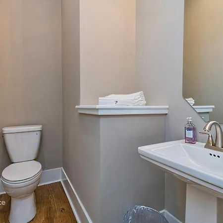 Glitz & Guitars I Stylish 3br With Rooftop Hot Tub In East Nashville