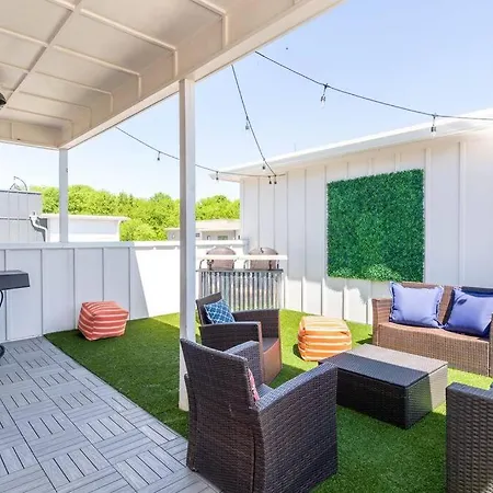 Nash City: Modern Home; Rooftop Hangout; 9min→dt Holiday home Nashville