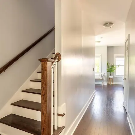 Nash City: Modern Home; Rooftop Hangout; 9min→dt *