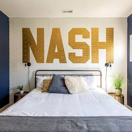 Holiday home Nash City: Modern Home; Rooftop Hangout; 9min→dt
