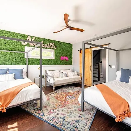 Holiday home Nash City: Modern Home; Rooftop Hangout; 9min→dt