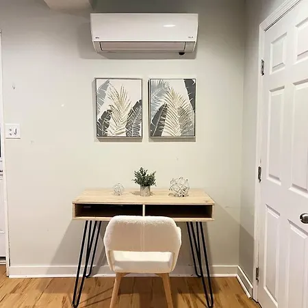 Peaceful 1 Bed 1 Bath With Free Parking & Pets Allowed Apartment *