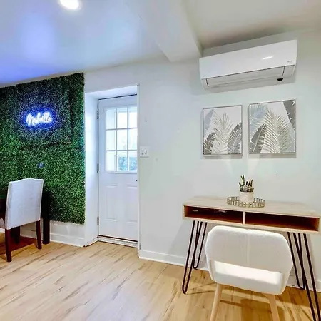 Peaceful 1 Bed 1 Bath With Free Parking & Pets Allowed Apartment Nashville