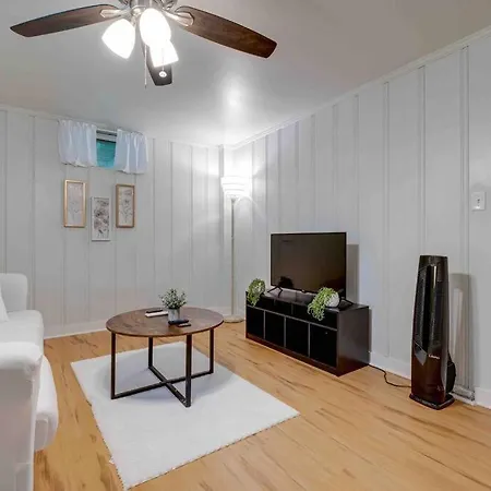 Peaceful 1 Bed 1 Bath With Free Parking & Pets Allowed Apartment