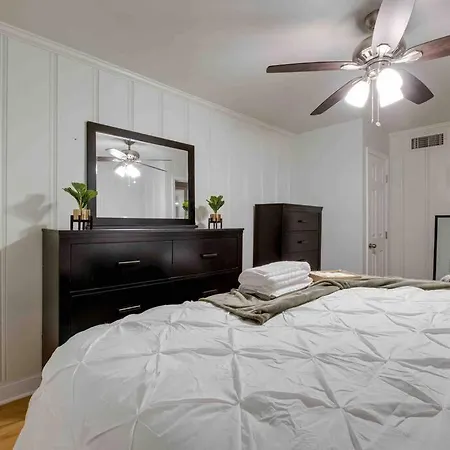 Peaceful 1 Bed 1 Bath With Free Parking & Pets Allowed