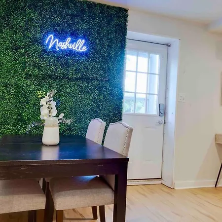 Peaceful 1 Bed 1 Bath With Free Parking & Pets Allowed Apartment Nashville