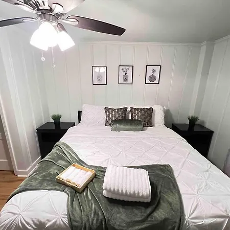 Peaceful 1 Bed 1 Bath With Free Parking & Pets Allowed