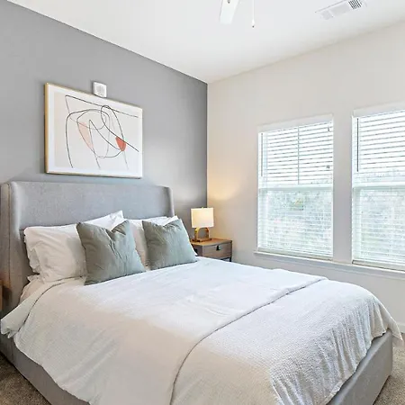 Apartment Modern In Prime Location Id9014x95