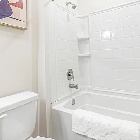 Modern In Prime Location Id9014x95 Nashville