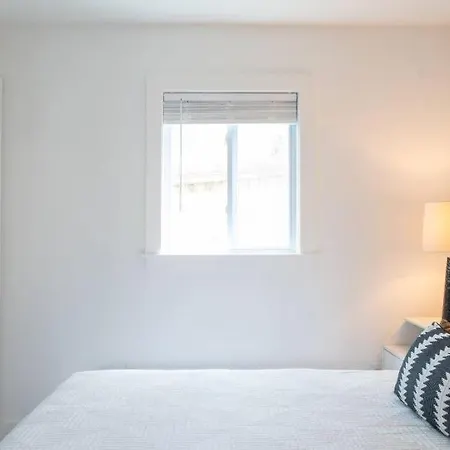 Cozy Bohemian With Pool Mins To Downtown Holiday home *