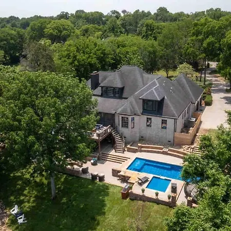 Luxury@lake Mansion Pool/hot Tub For Discerning Tastes Nashville