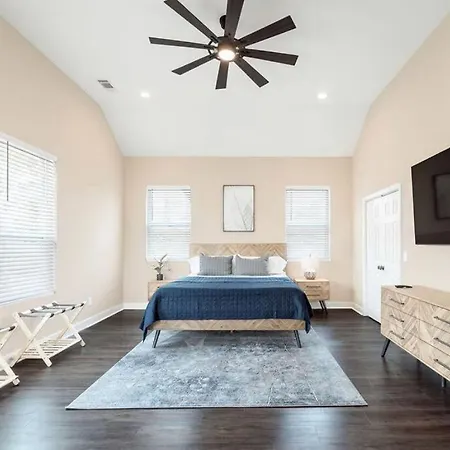 Modern Lux Slps 12/7 Beds 2 Mi Dwntwn 3 Bath
