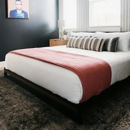 Sleeps 20~modern~2 Townhouses~near Downtown Nashville