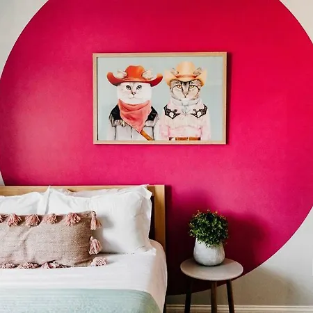 Designer~8 Mins 2 Broadway~balcony~sleeps 10~new * Nashville