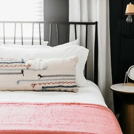 Designer~8 Mins 2 Broadway~balcony~sleeps 10~new Nashville