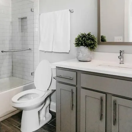 Holiday home Designer~8 Mins 2 Broadway~balcony~sleeps 10~new Nashville